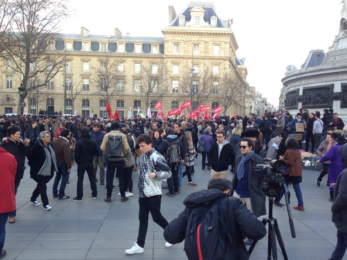 Louisheidsieck's tweet image. #Républiqe l&apos;Unef prend la parole sous les sifflets &quot;Enfoncer une matraque, c&apos;est un viol&quot;