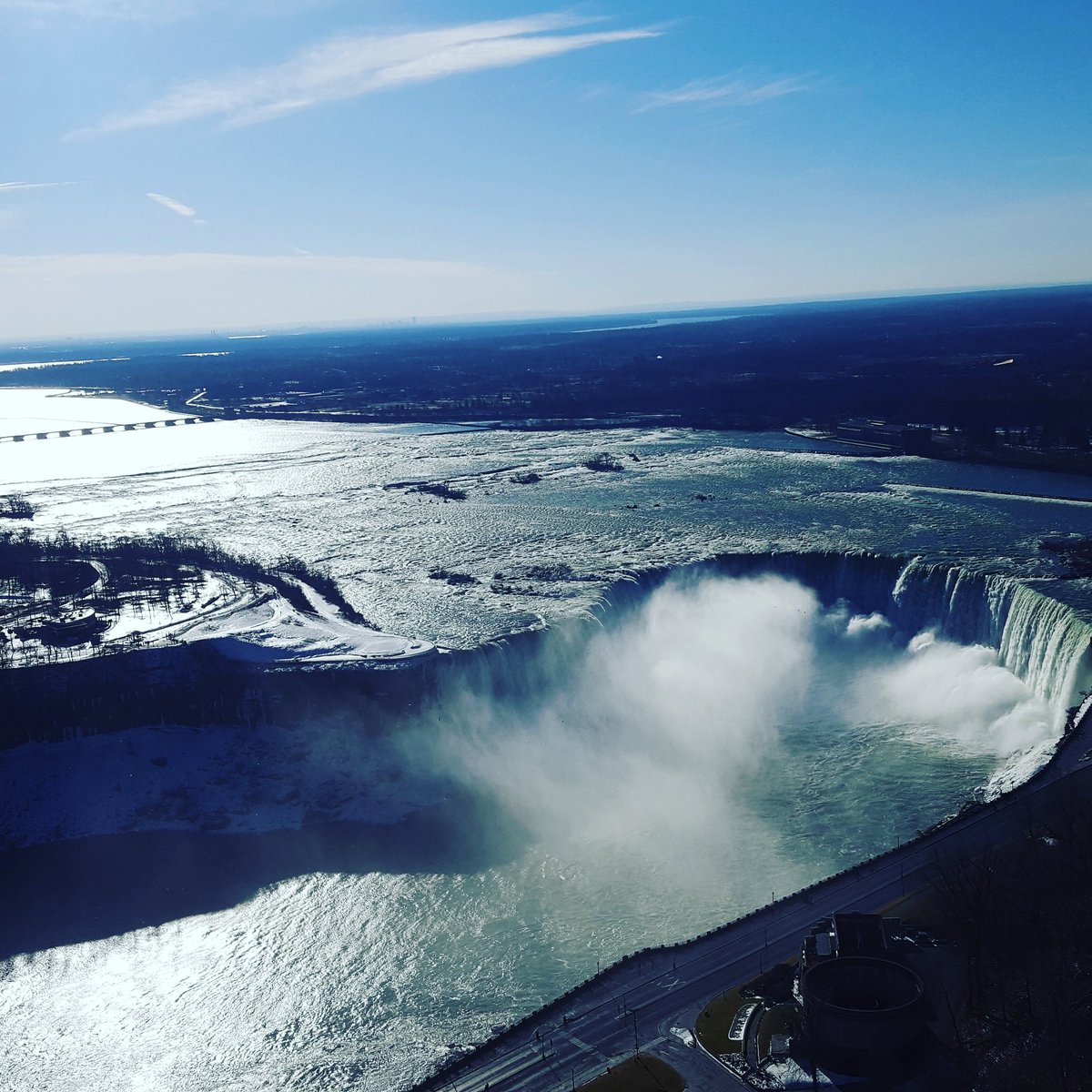 Early morning views atop the #skylontower #pureontario #niagarafalls