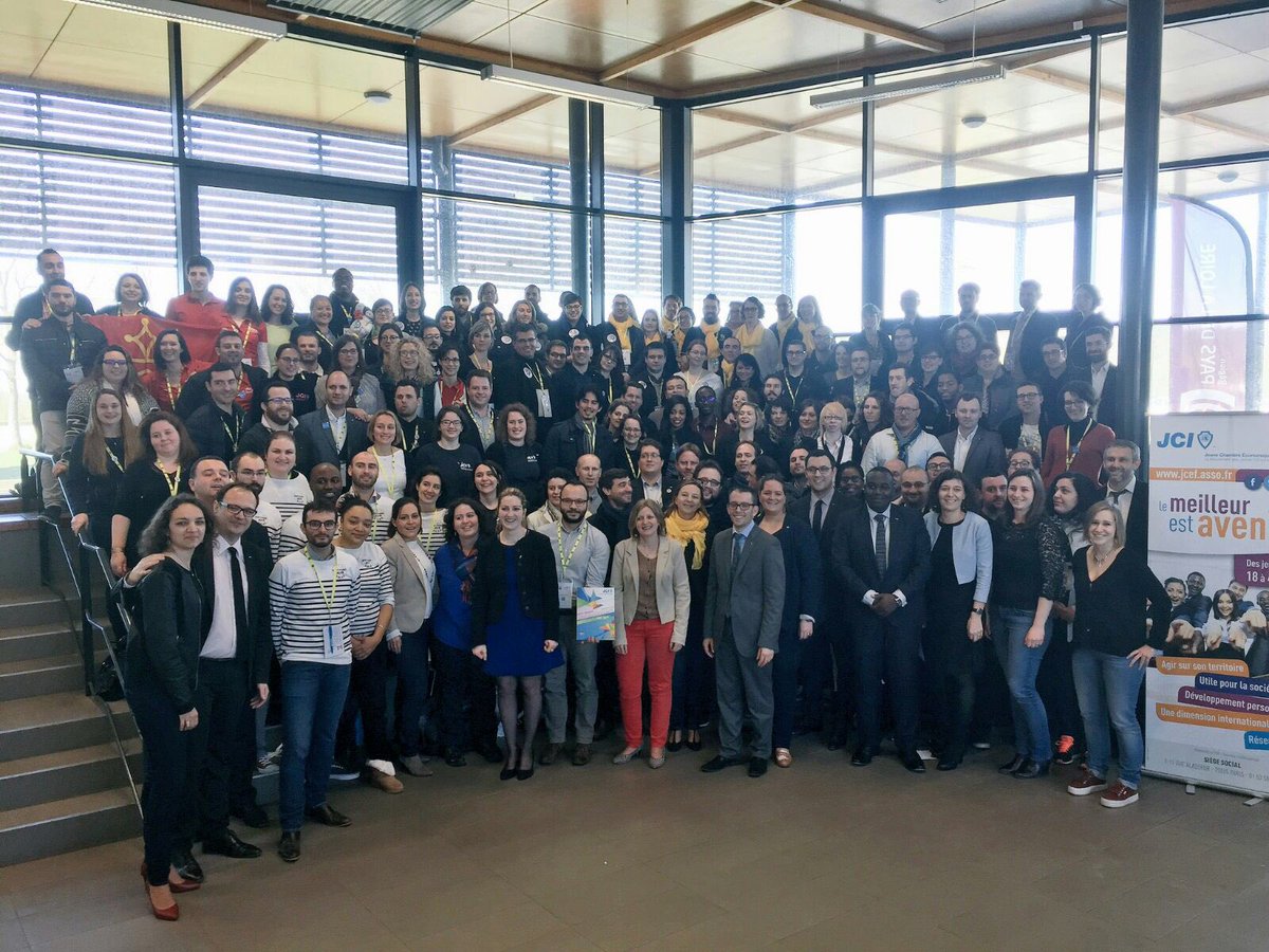 Photos des présidents #CDP2017 Avec les présidents #jcel, les présidents de fédé, le bureau #jcef et le président national.
#PacteCitoyen