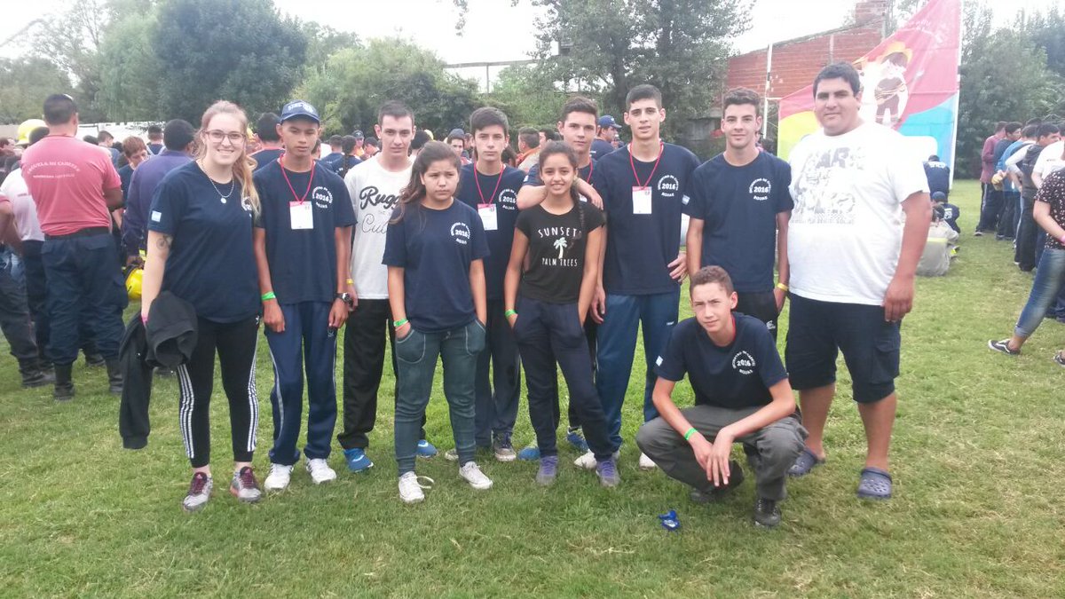 Central194's tweet photo. En plena práctica. #Cadetes2017 los chicos de la #central194 en el Encuentro Nacional. #Capacitación https://t.co/f19w4PiXdw