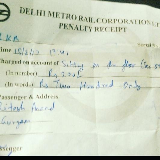 IRiteshAnandBJP's tweet photo. After all the requests of illness #delhimetro failed to facilitate #doctor instead slapped fine. #Acchedin #Gaucoma. https://t.co/jsnVjwzgbH
