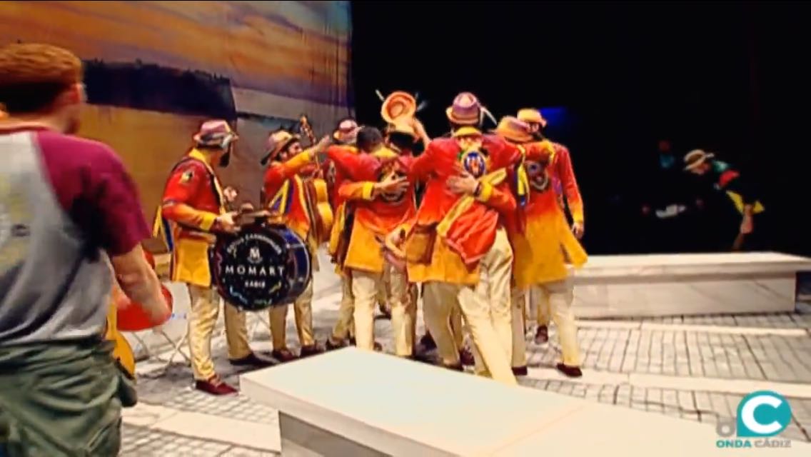 Hoy vuelven nuestras corgaeras al falla <a href="/qpenadecomparsa/">La comparsa de Iván Romero</a> Cada noche comparto contigo la luna!!