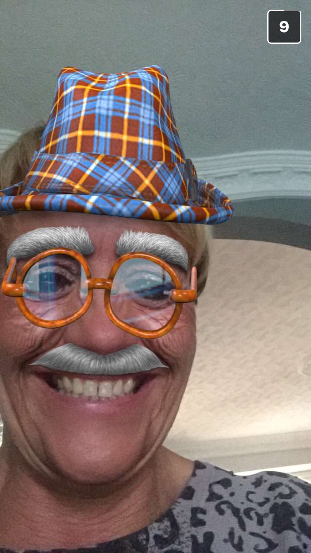 billieedge_x's tweet photo. I think my mom has just worked out how to use snap chat 😭 https://t.co/GMHqEiB3f0