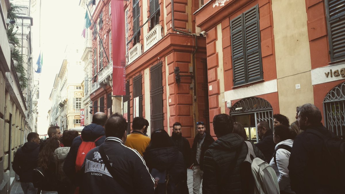 ARMitaly's tweet photo. Si parte!!! :D #zena #genova #tourfotografico #palazzorosso #scattiamo https://t.co/x3GDr4BDDb