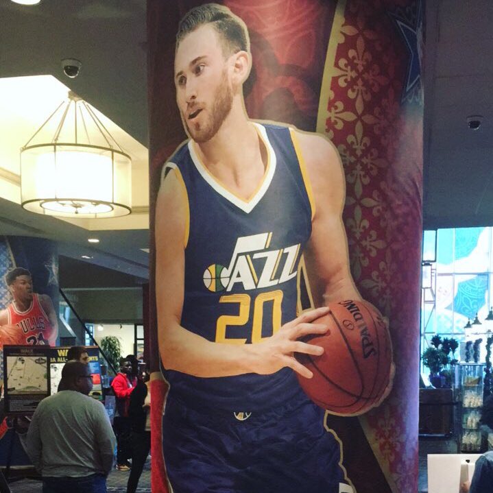 Oh hey, G. 👋  #GordonHayward https://t.co/rN1hxXidMy