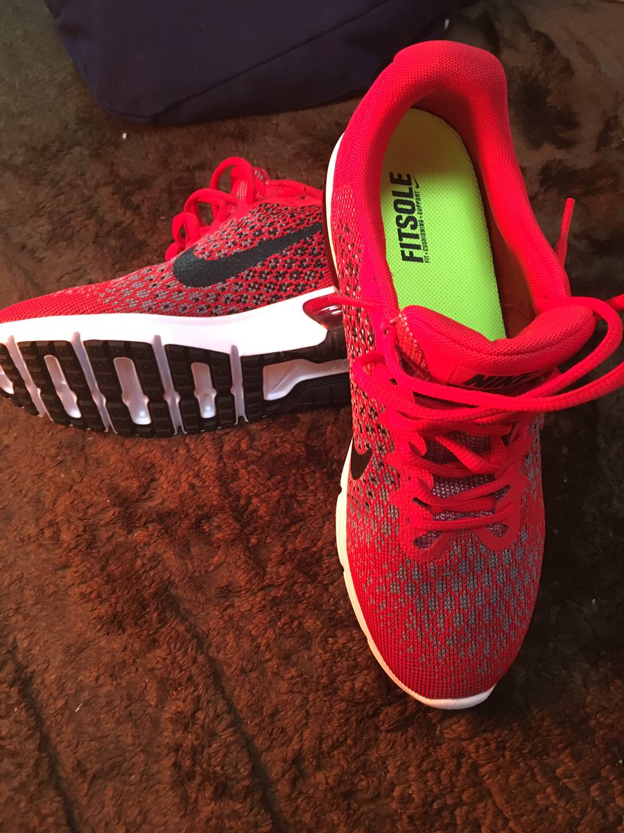 VITADOLCE88GD's tweet photo. 買っちゃった
お金無いのに...
こんな色の靴初めて。
こーへっぽくない色
#NIKE#AIRMAX#SEQUENT2
#FITSOLE https://t.co/Mz7ol9vcdQ