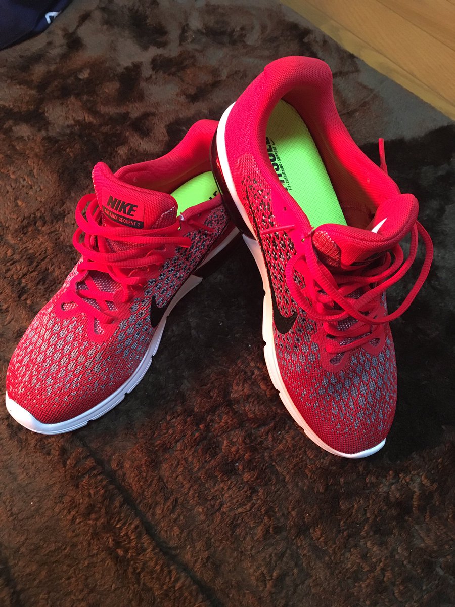 VITADOLCE88GD's tweet photo. 買っちゃった
お金無いのに...
こんな色の靴初めて。
こーへっぽくない色
#NIKE#AIRMAX#SEQUENT2
#FITSOLE https://t.co/Mz7ol9vcdQ