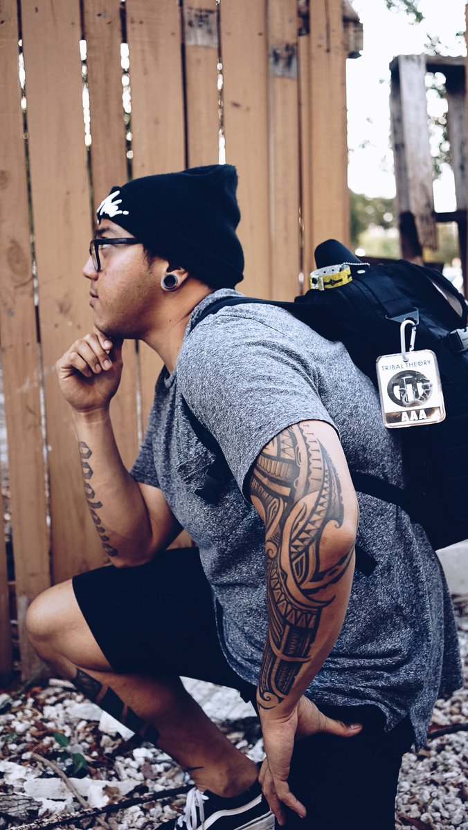 rudy_theory's tweet photo. before and after😅

📸: @Hellojaninee 

#tribaltheory #blackout2017 https://t.co/9HyVmaHoAZ