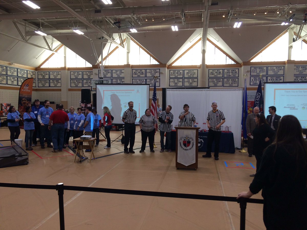 CleverTrevor06's tweet photo. The 2017 #ctftc #battleatthebeach has started! #omgrobots https://t.co/X9N6WeKHO0