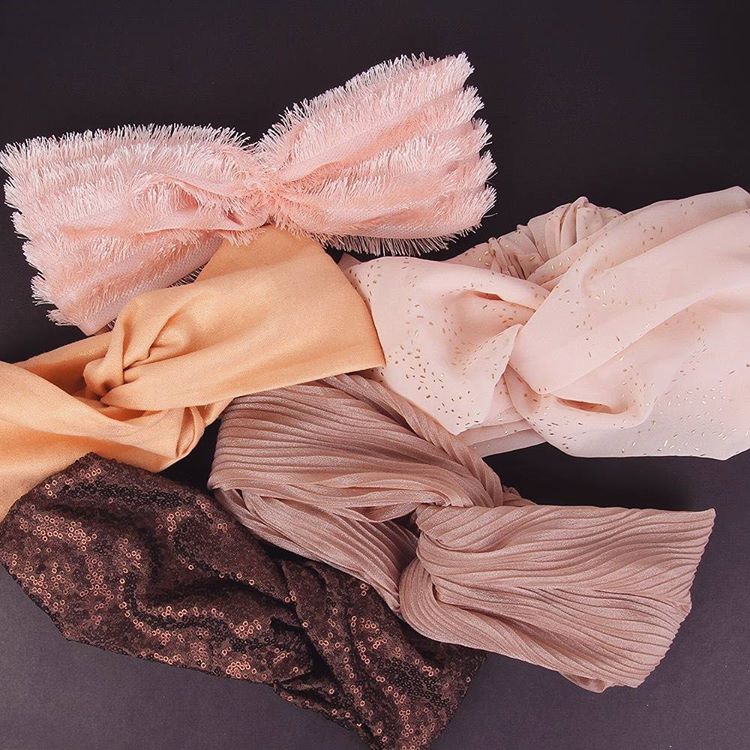 laforeverfrida's tweet photo. 💘Wich headband is your favorite? 💘
#headwear #headband  #headpiece #turbans #turbanstyle #hairaccessories https://t.co/hZke3kCHlA