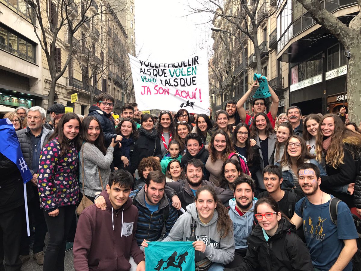 L'Esplai Cra-crac ja som a la manifestació perquè #volemacollir