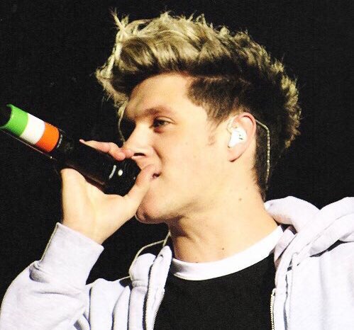 1DHQDaily tweet picture