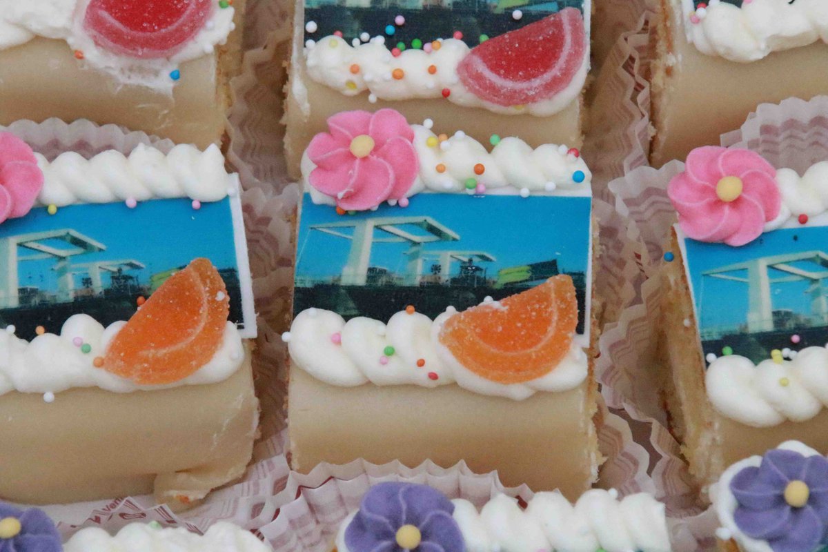 Buitenrustbruggen weer open.
zie: wijkraad-welgelegen.nl/buitenrustbrug…