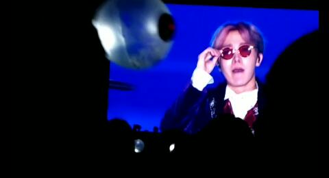 paty_bts's tweet photo. @BTS_twt #HappyJHOPEday Happy Birthday Hobie Oppa! 🎉🎂🎁🎈 I love you! mwahh 😘😘😘💕💕💕 May God bless you always, keep you healthy &amp; strong! 😊😇💕 https://t.co/JdVf8itX7U