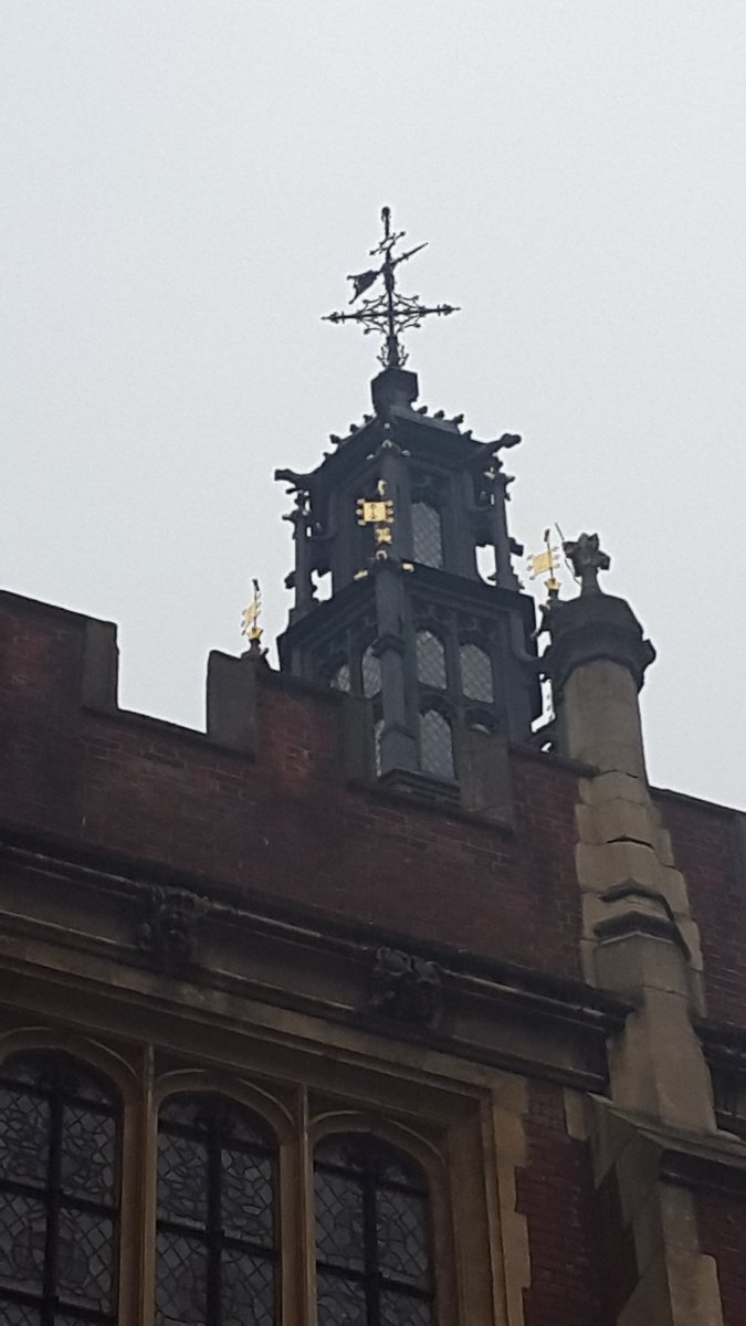 8twinge's tweet photo. And a weather vane....don't say I don't spoil you
#lookupinLondon
#weathervanes https://t.co/IMdhD6OQ0m