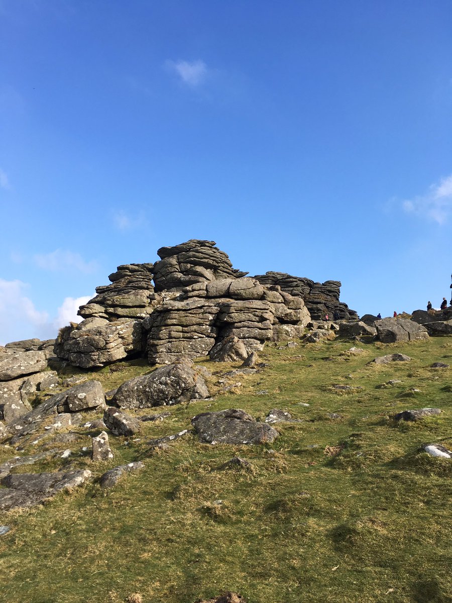 Blue skies and a bit of Hound Tor to cheer your day along #dartmoor #houndtor #lovedevon