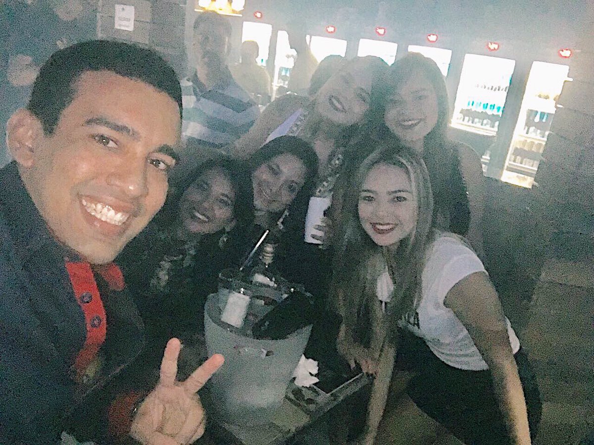 freitasmegahair's tweet photo. Se não for pra lacrar a gente não vai 🙂👅#Minhass #FoiRock #Catranelassss @Laricunhas2 @maria_benassuly https://t.co/p7Z9Fyoyqk