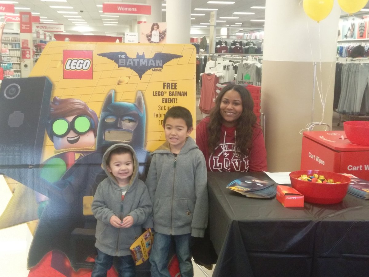 CSword5's tweet photo. Having fun with our Batman Lego event #TargetAbington @BreyannaPorter https://t.co/5I4szpw35l