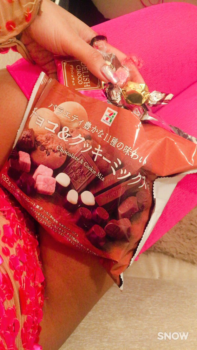 candyme34's tweet photo. キャンディからお菓子のプレゼントしちゃうよん❤️❤️へへへ キャンディだけに甘く😍😍けど、あげるのはチョコクッキー笑
@roopsounds
#バーレスク東京
#roopsounds
#bayash
#ループサウンズ https://t.co/Xrp3oYCivr