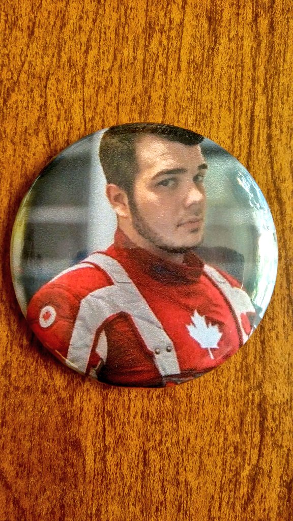 Stardustgtr99's tweet photo. @NotSpeirs i made a button. Canadian Pride lol https://t.co/gFpqo6rH2I