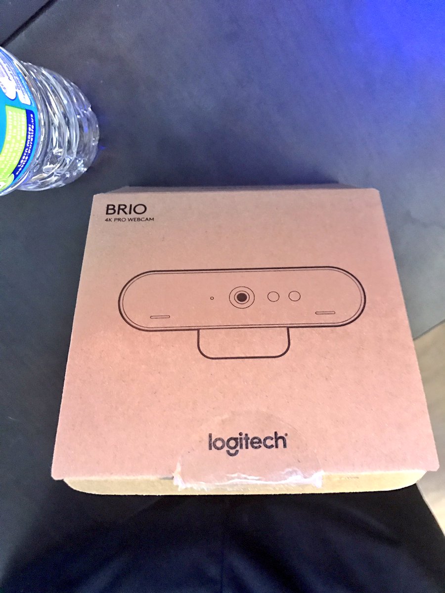 Castro1021's tweet photo. Ayeeee muchas gracias to @Pitaa1021 for the new 4K streaming cam!!

Let's hope this one makes me look skinny...........

Kappa. https://t.co/FS5MOXRz7O