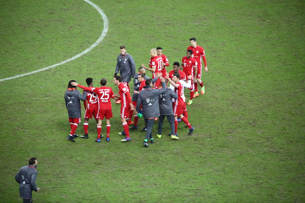 Bis zum Schluss immer ALLES geben! #MiaSanMia #BSCFCB https://t.co/9ktov3Y71A