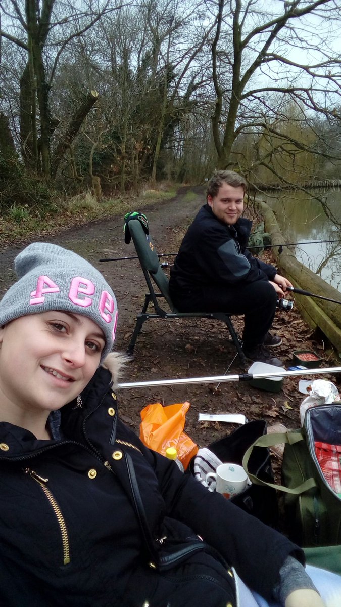 emmaymarsh's tweet photo. Went #Fishing with my gorgeous man today! @squeezy_R. Even caught my first fish! 🐟🐠 #proudofmyself #relaxing #peaceful #lakefishing #ducks https://t.co/iXxF33h0v2