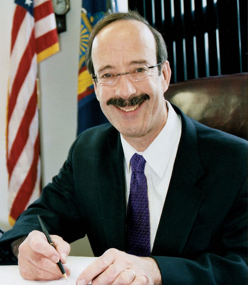 LehmanCollege's tweet photo. Happy Birthday to Lehman Alumni, Congressman Eliot Engel! #LehmanAlumniRock #GoLehman #MakingChanges https://t.co/jlHm2mgY7w