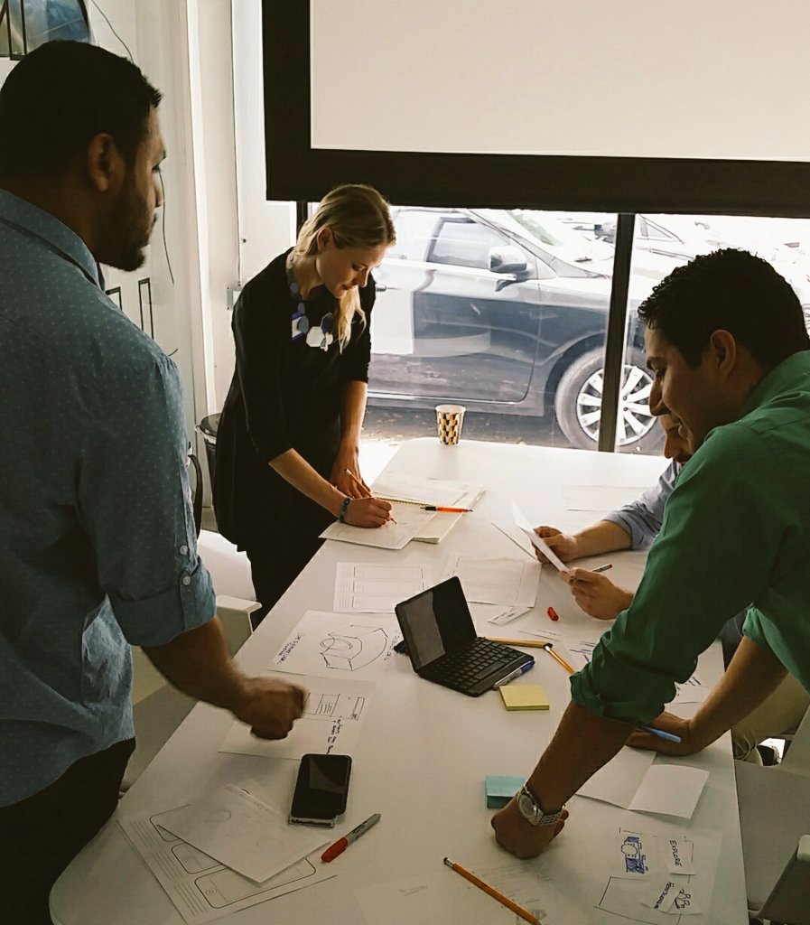 IxDA_Miami's tweet photo. User testing Omni-Channel experiences #wiadmiami #wiad17 @WIADMiami https://t.co/8uv5CIfKIb