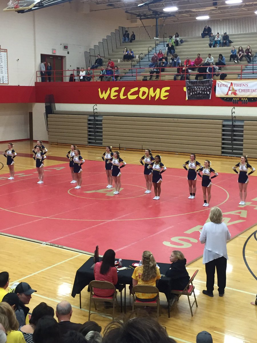 MrsPeckNHS's tweet photo. Let's go Cougars!! These girls are so fun to watch! #schsproud #weareSC #schs #gocougars #schscheer https://t.co/S0PGct9eL3