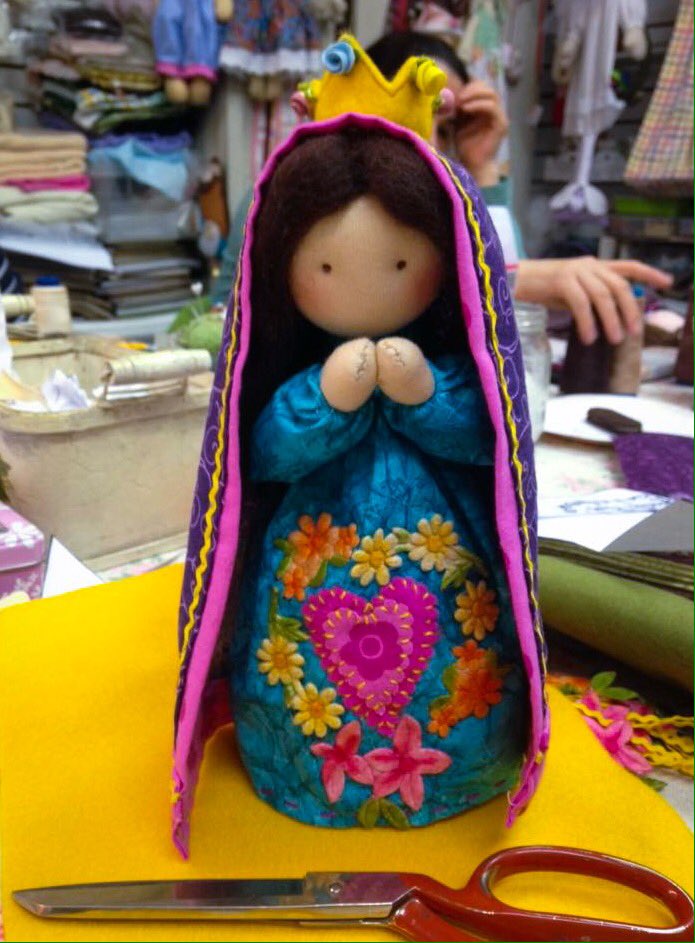 frida_kfe's tweet photo. Conoce el hermoso trabajo de emprendedores locales a VIVA LA FRIDA bazar &amp; encuentro 16-22h. ConconReñaca 41 (frente a panad. SSebastian) RT https://t.co/6S5EBfGWun