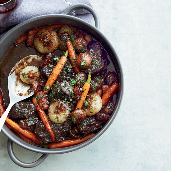 foodandwine's tweet photo. Red wine is fantastic for more than just drinking. Cooking with red wine (but you should probably drink some, too): https://t.co/frSwLLJTR7 https://t.co/SaIELWy8SM