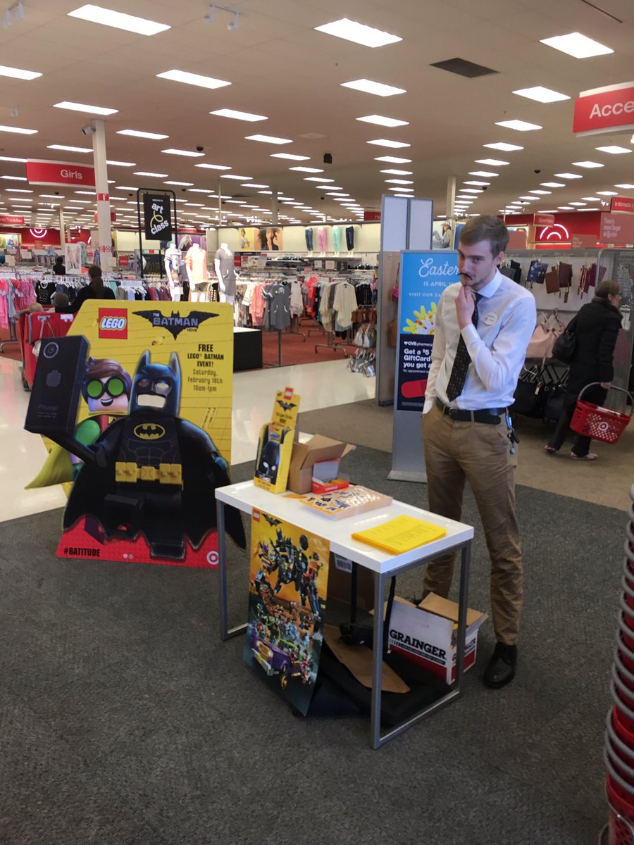 LEGO Batman! Commissioner Gordon running the event! @TiffMisk <a href="/chouyang05/">Chou Yang</a> <a href="/phetxath/">Phetxath</a>