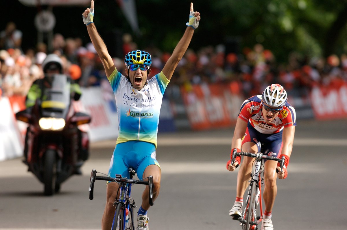 TourofBritain's tweet photo. Happy Birthday to our 2007 St5 winner in Bradford @PalomaresAdrian who left us with this iconic celebration photo! #tobmemories https://t.co/pDxBmp3QPX
