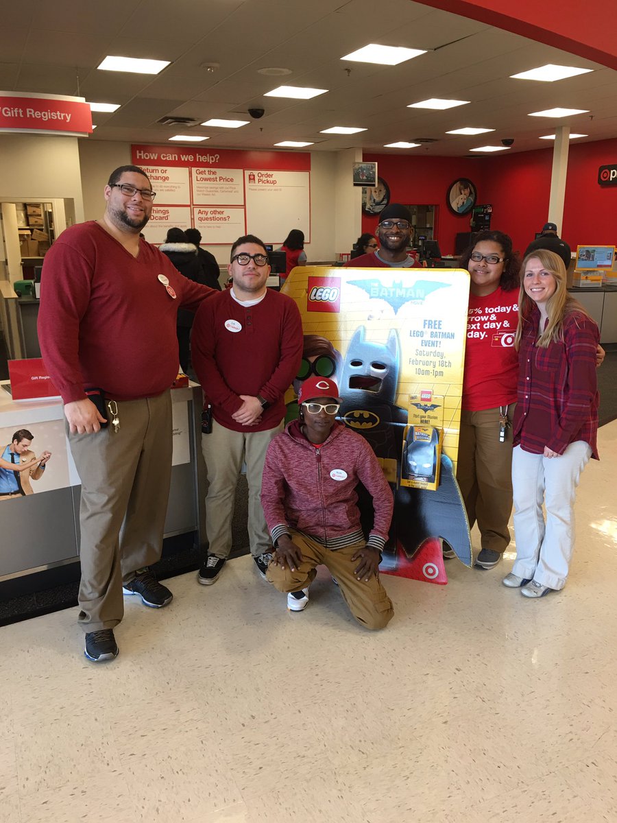 chris_marable's tweet photo. Batman Lego event was a blast #BestTeamEver #T1007 https://t.co/HDQHOYGbmD