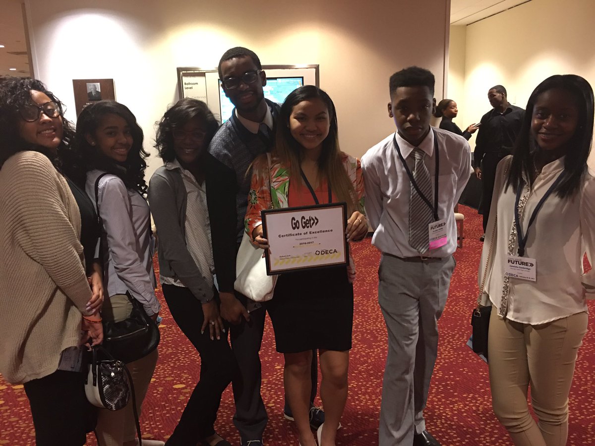 MundyHs's tweet photo. DECA State Competition 2017
Congrats Janeisha, Love, Marllon, and Kaila for all scoring 90 or above in Emerging Leaders Academy🎈👏🎈 https://t.co/1ngIan0tAt
