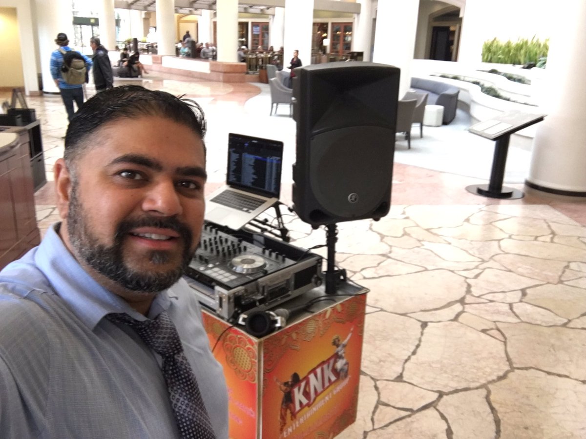 VISHKUMAR2878's tweet photo. Event #1 of the day. #mobiledj #mobilebaraat n KNK ENTERTAINMENT GROUP IS READY. LET THE PARTY BEGIN. https://t.co/MrcQ3f80O3