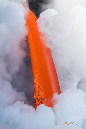 carsoncooper's tweet image. Fire Hose lava flow still going strong!  Here's the update: popularmechanics.com/science/enviro…