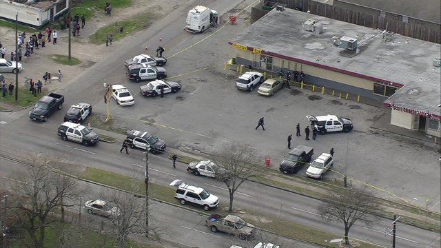 FOX26Houston's tweet photo. Shooting in southeast Houston https://t.co/q9N1O6mCBs https://t.co/dIC03pFUCo