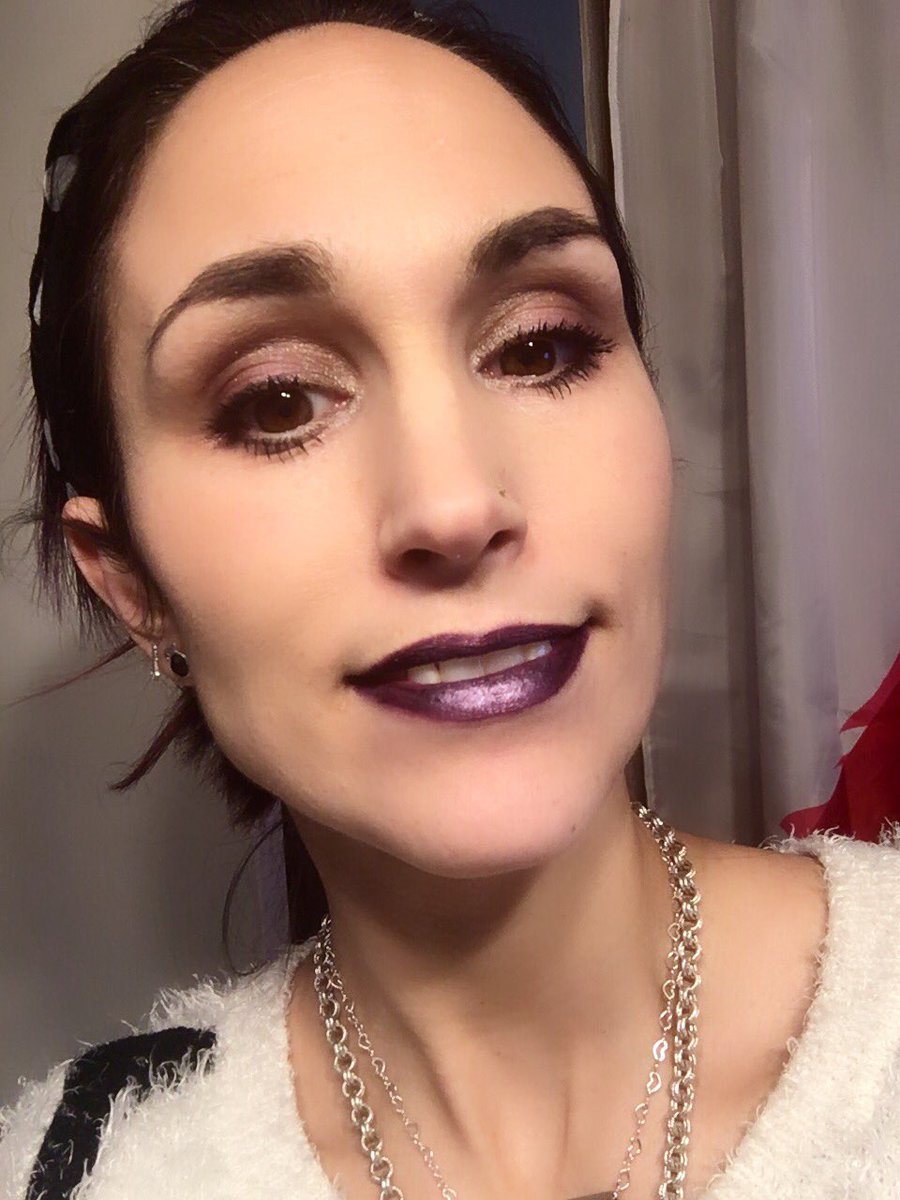 My_O_My_Designs's tweet photo. Love doing this super pretty ombré lip!! 💜Spellbound Liquid Matte Lipstick &amp; Splurge Hopeful #younique #defendinnocence #startdefending 💜 https://t.co/T93rNg1hmQ