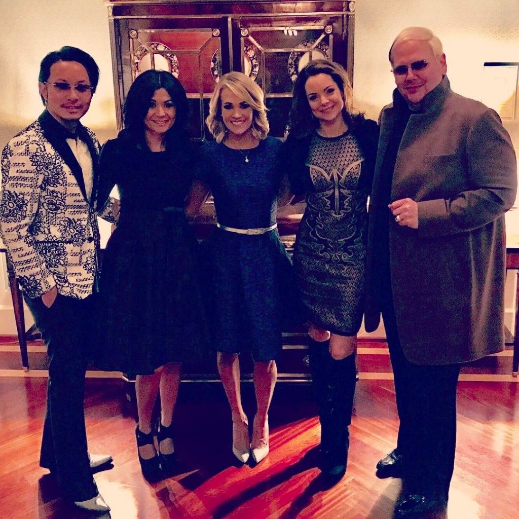 glittermagazine's tweet image. .@carrieunderwood had a lovely night watching the sweet and talented #MichaelFeinstein at the #Nashville #Symphony buff.ly/2jUBJON