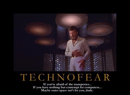 YourStarTrekPal's tweet photo. Happy Monday! Snow day in the PNW! Love @yourstartrekpal #startrek #tos #bonermccoy #deforrestkelley #technofear https://t.co/MRbIFTNoJA