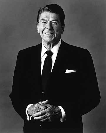 HighlandYAF16's tweet photo. Happy Borthday to one of the greatest leaders of our time! Come celebrate with us in tomorrow in Mr. Kestner's Room 🎉🇺🇸 https://t.co/8ZGCejshPs