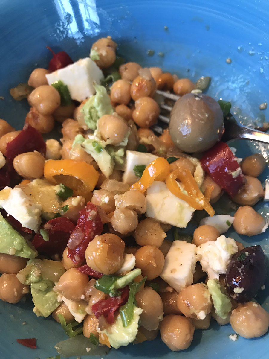Cookwith2Chicks's tweet photo. Warm Garbanzo Salad! https://t.co/pekri2QLfc