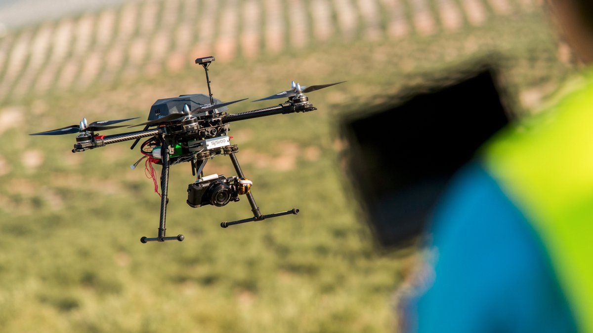 CGGarciez's tweet photo. Lunes 13 de Febrero taller de #Drones con @OFITEAT (operadores acreditados  en AESA), en el @CGGarciez y @CGAlbanchezMag @RedGuadalinfo https://t.co/DBozEgZ1bt
