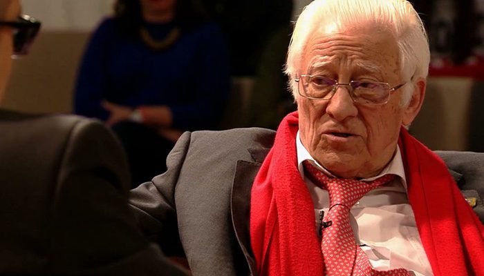 FormulaTV's tweet photo. Risto Mejide despide a un ponente al afirmar que 'el Padre Ángel humilla a los necesitados' #ChesterDios https://t.co/f7b7eSytVm https://t.co/4IM2oPUezQ