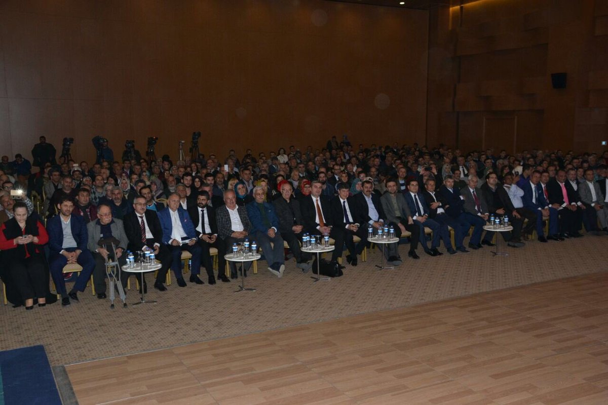 Av. Mustafa KÖSE 🇹🇷 (@avmustafakose) on Twitter photo Birlik Vakfı Antalya Şubesi'nin organizasyonunda <a href="/BurhanKuzu/">Prof Dr Burhan Kuzu</a> hocamız Yeni Anayasa'nın getireceklerini, Cumhurbaşkanlığı sistemini anlatıyor. Birlik Vakfı Antalya Şubesi'nin organizasyonunda <a href="/BurhanKuzu/">Prof Dr Burhan Kuzu</a> hocamız Yeni Anayasa'nın getireceklerini, Cumhurbaşkanlığı sistemini anlatıyor.