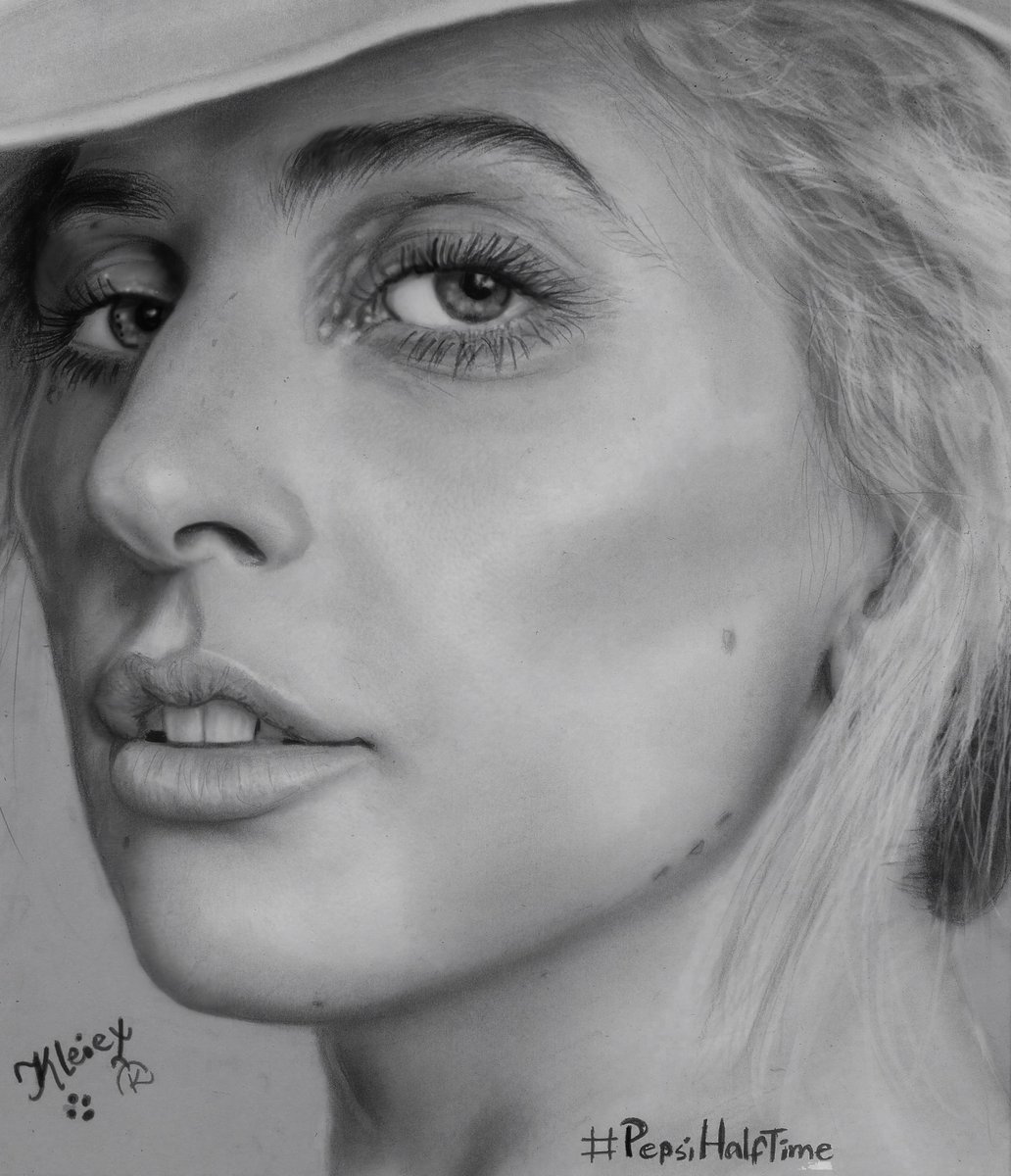 Kleiex's tweet photo. @ladygaga Love u my sweet girl https://t.co/ZNG2GEDPpZ