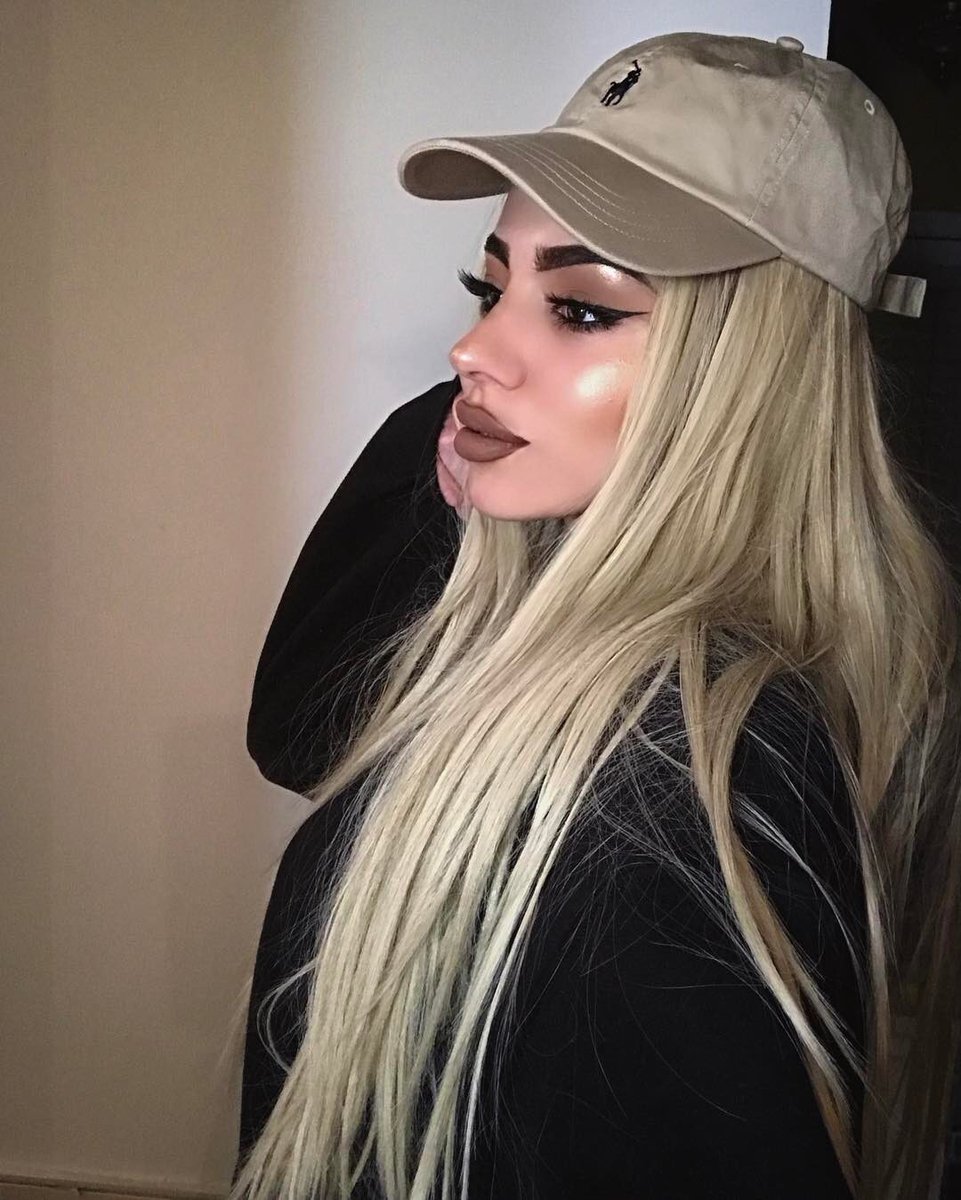 Imfxkebitch's tweet photo. Cuando vez a tu novio con sus amiguitas. https://t.co/VRVMZR0BMO