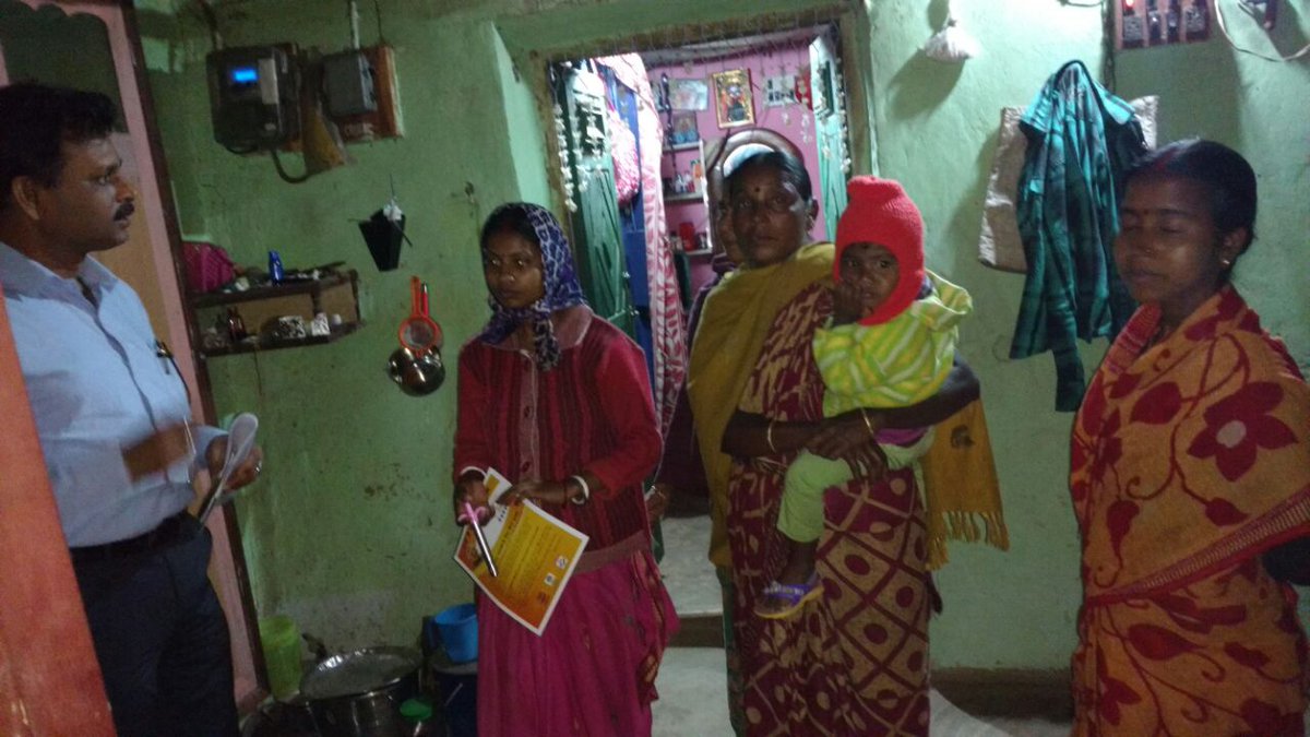 bivashcmondal's tweet photo. BPCL Officials doing Senior Level inspection of PMUY connections at villages of Bankura, WB,Durgapur Territory @BPCLLimited @singharunbpcl https://t.co/LADAjpFLrD